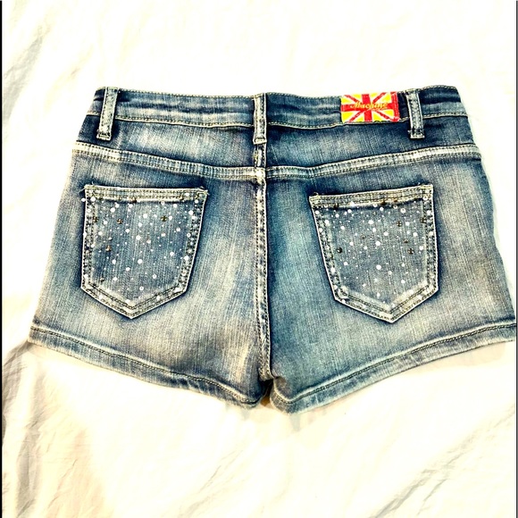 MACHINE POUR NEUF MODE Womens/junior Distressed Embellished Jean shorts sizeL - Picture 2 of 13